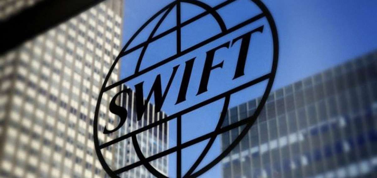 SWIFT почав блокувати міжнародні платежі окремих банків в Росії