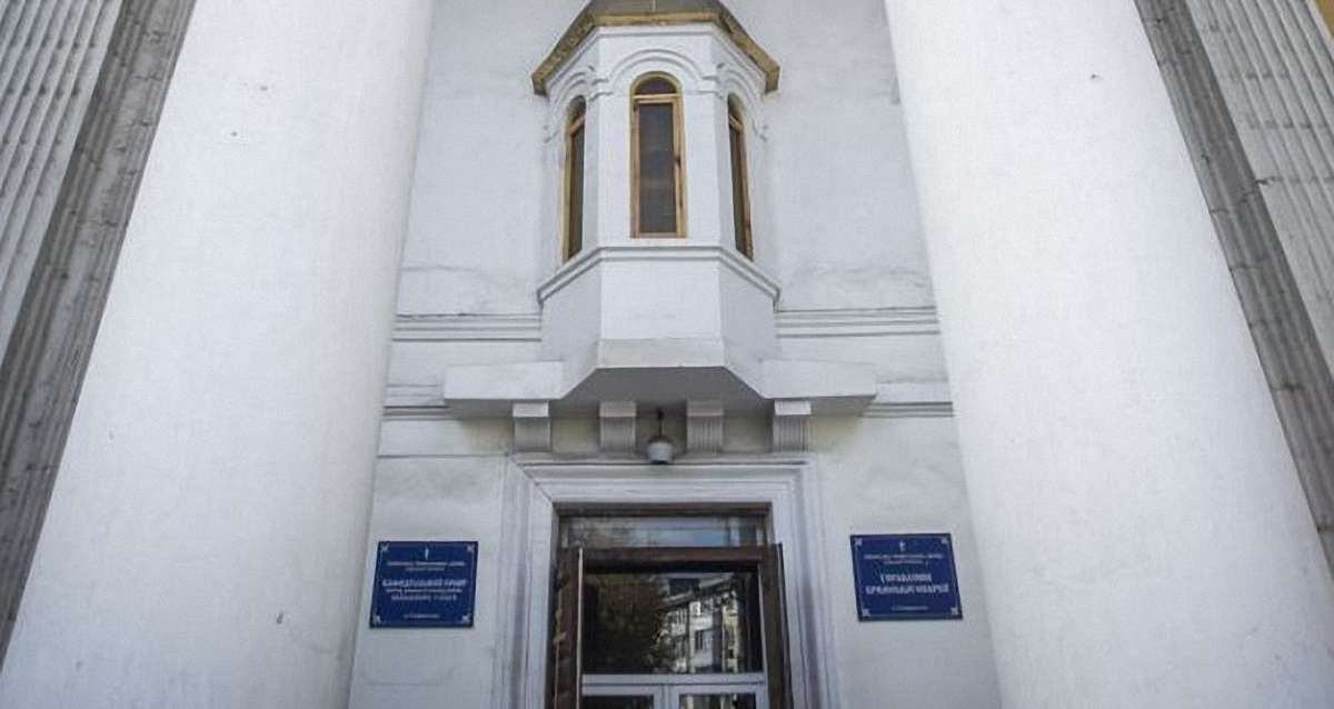 Російські силовики винесли ікони та майно з храму УПЦ КП в окупованому Сімферополі