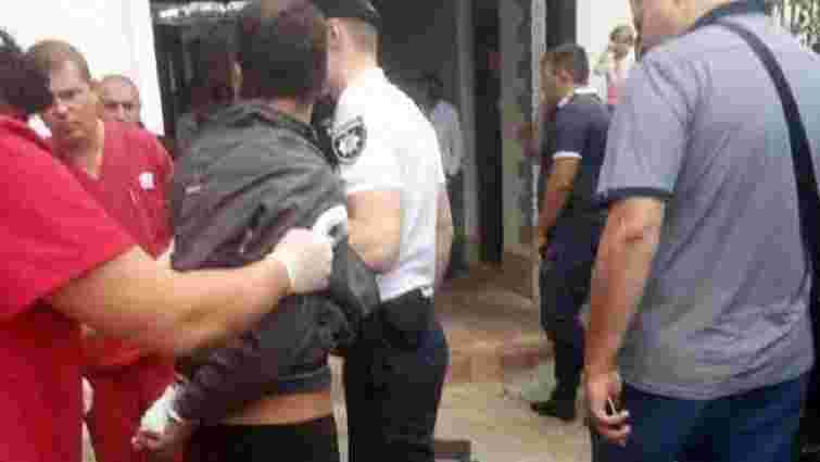 У черзі до перукаря в Одесі поліцейський вистрелив у іноземця