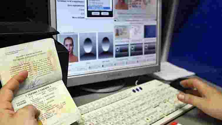 Україна з 1 січня запровадить біометричний контроль для іноземців при перетині кордону