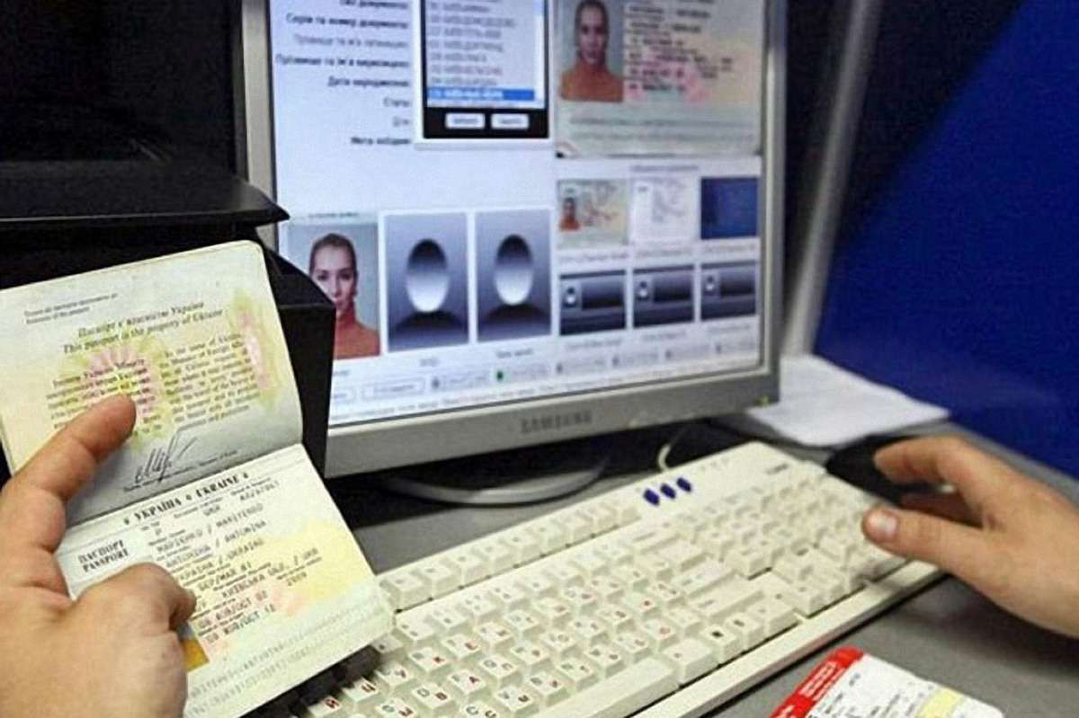 Україна з 1 січня запровадить біометричний контроль для іноземців при перетині кордону