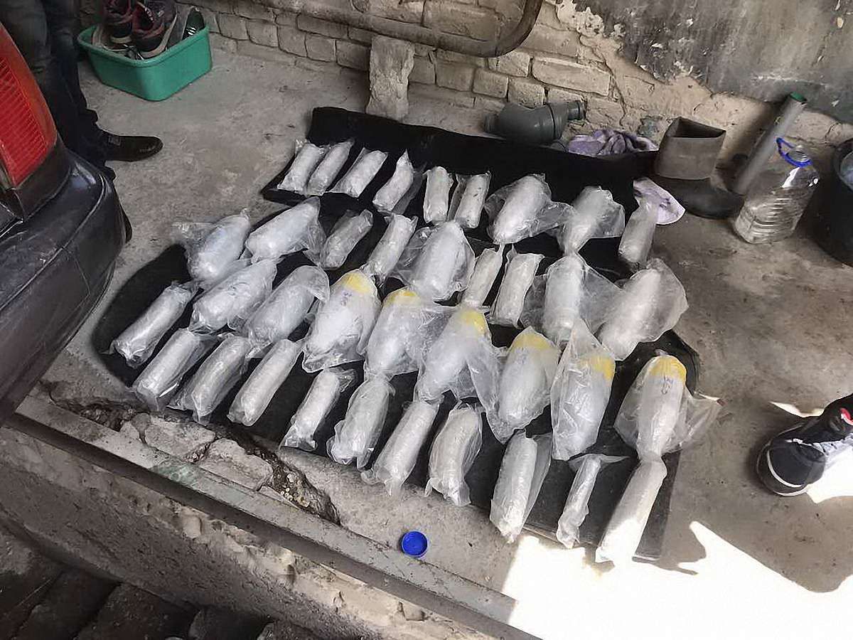 У селі на Харківщині СБУ виявила угруповання, яке переправляло марихуану до Росії