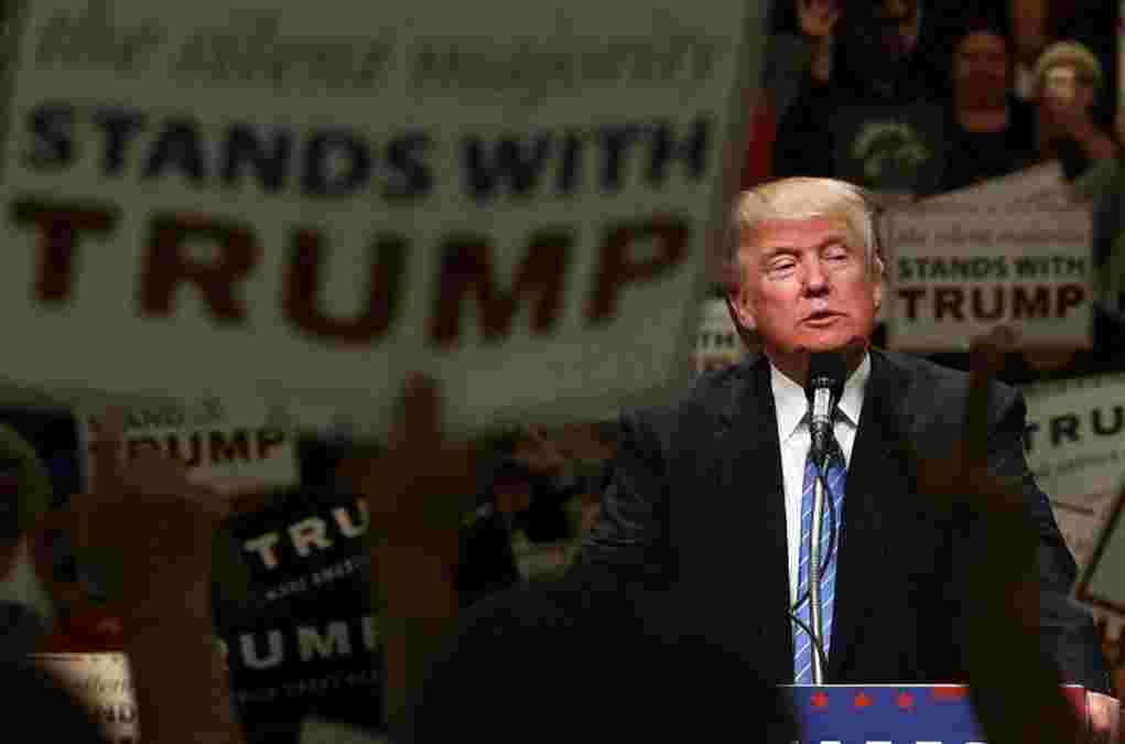 Дональд Трамп скасував ще одну законодавчу ініціативу Барака Обами Дональд Трамп скасував ще одну законодавчу ініціативу Барака Обами