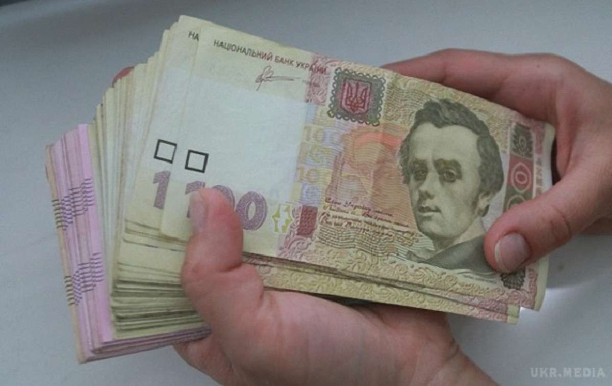Чоловіки в Україні заробляють на чверть більше, ніж жінки