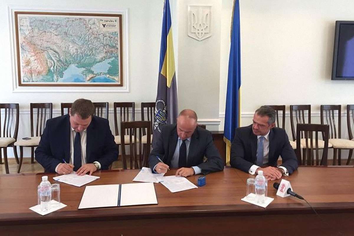 «Укравтодор» підписав з польськими компаніями контракти на ремонт прикордонних доріг