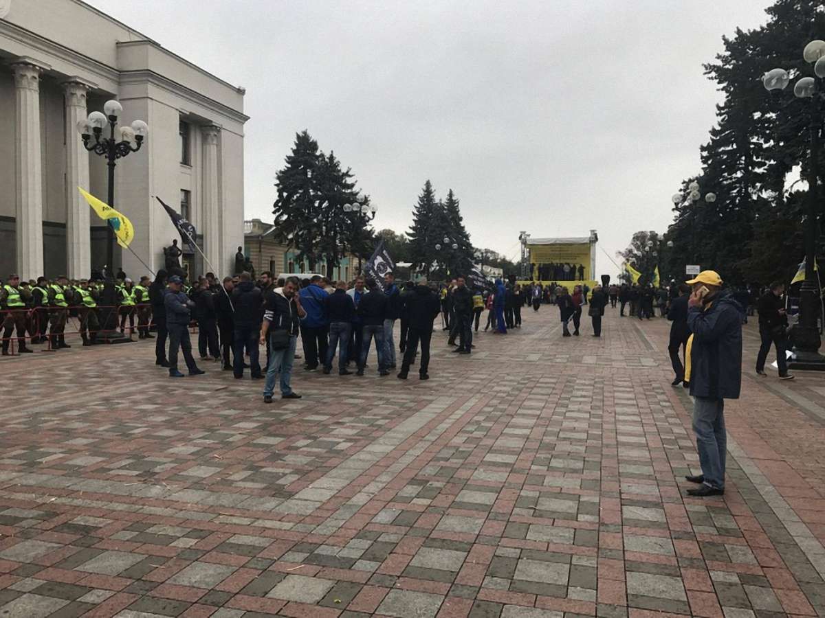 Власники автомобілів на єврономерах завершили пікет під Верховною Радою