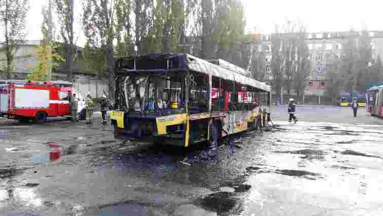 У київському депо вщент згорів тролейбус