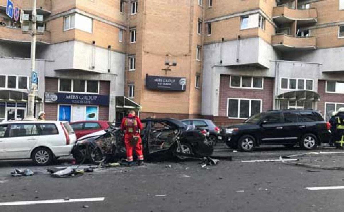 Внаслідок вибуху автомобіля в Києві загинув боєць чеченського добровольчого батальйону,  – ЗМІ