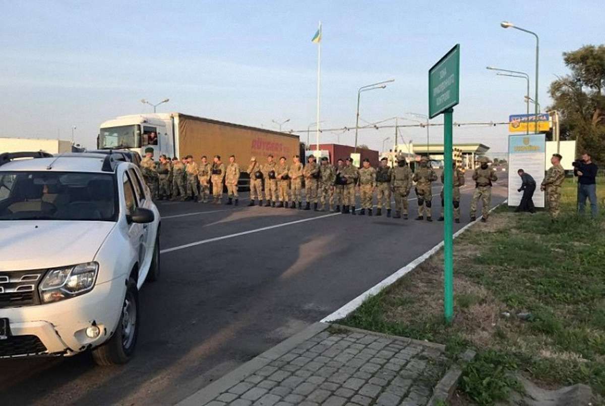 У пункті пропуску «Шегині» оголосили про замінування