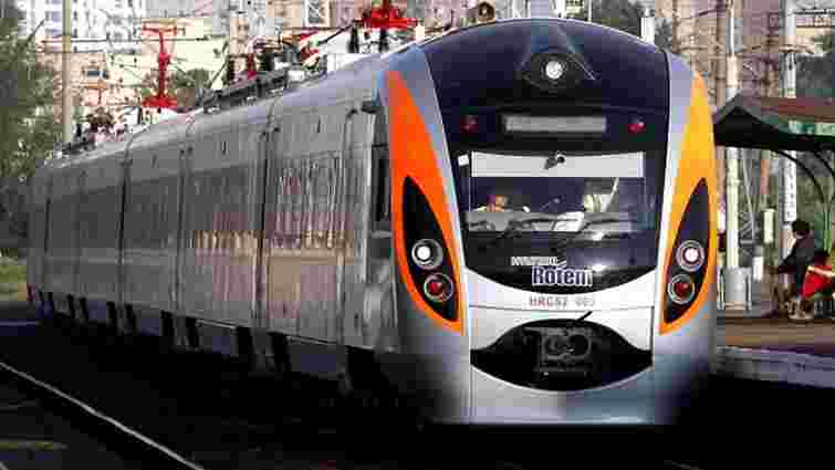 «Укрзалізниця» перепросила у пасажирів потяга «Перемишль-Київ» і пообіцяла компенсацію

