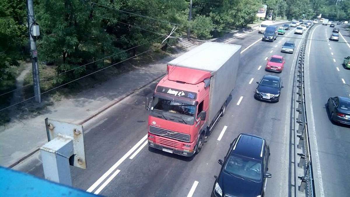 «Укравтодор» пропонує звузити ширину дорожніх смуг у містах