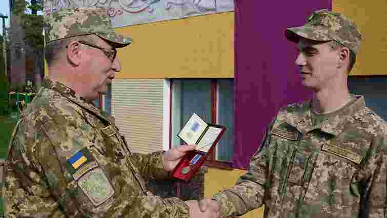 22-річного курсанта львівської Академії сухопутних військ відзначили державною нагородою