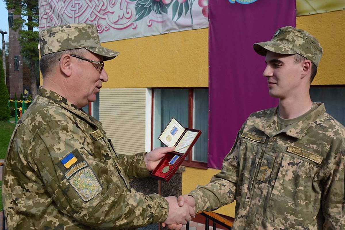 22-річного курсанта львівської Академії сухопутних військ відзначили державною нагородою