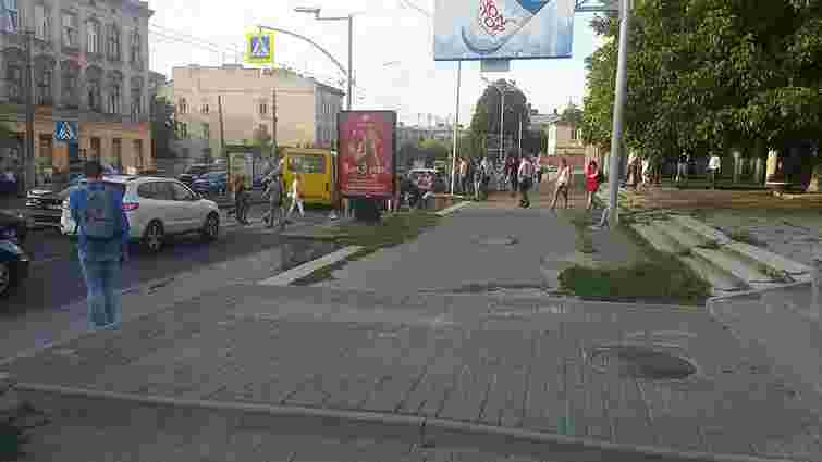 Скутерист збив на «зебрі» у Львові двох пішоходів