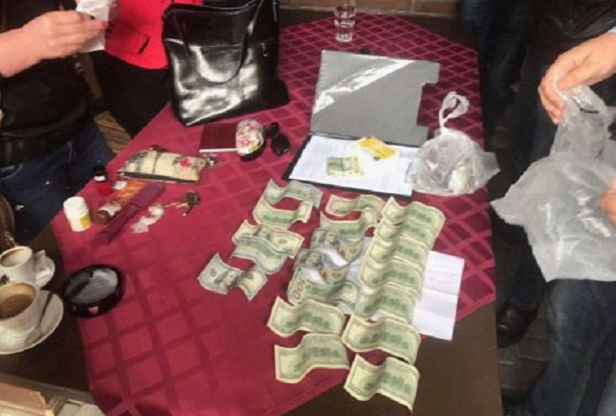 Львівський суд оштрафував на ₴12 тис. прокурорку, що давала  ₴125 тис. хабара 