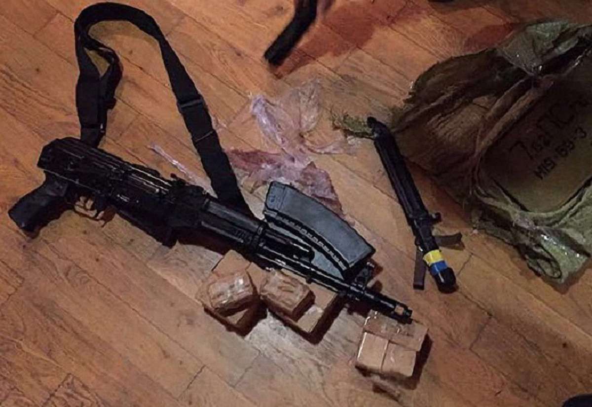 В одного з учасників подій у пункті пропуску «Шегині» виявили зброю та боєприпаси