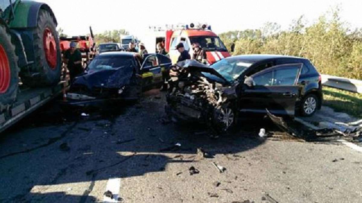На кільцевій дорозі Львова в аварії травмувалися четверо осіб