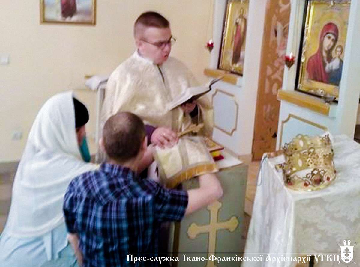 Священик УГКЦ повінчав «довічника» в івано-франківській в'язниці