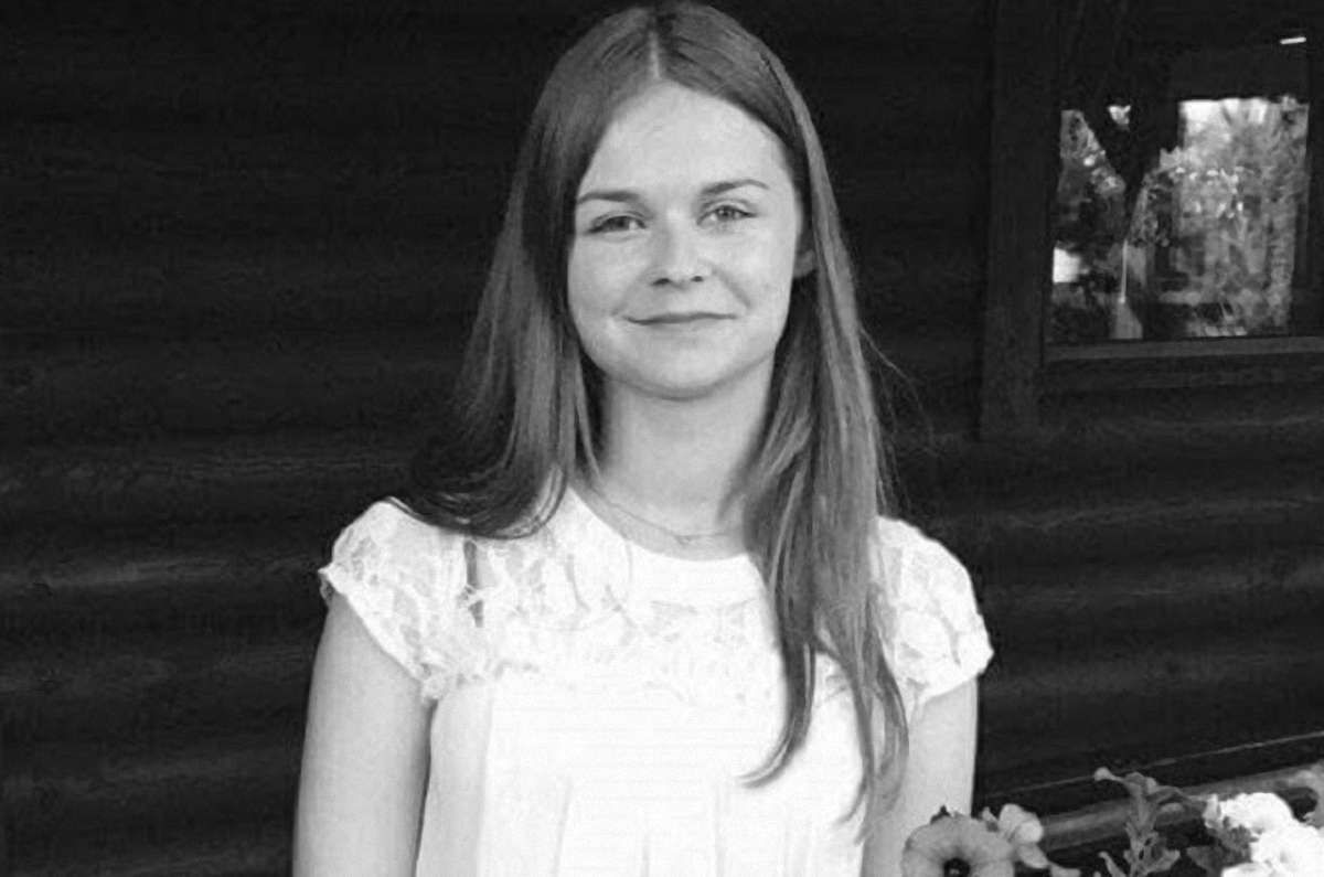 Поліцейські розшукують 14-річну школярку з Бродів, що втекла з дому