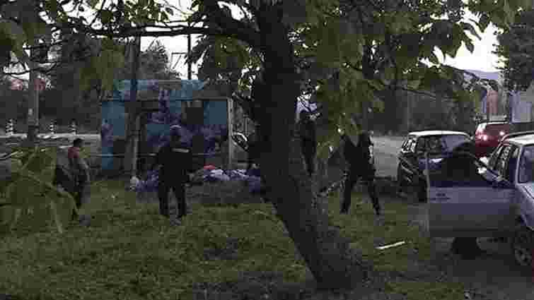 На Закарпатті поліція під час бійки затримала 30 озброєних ромів 