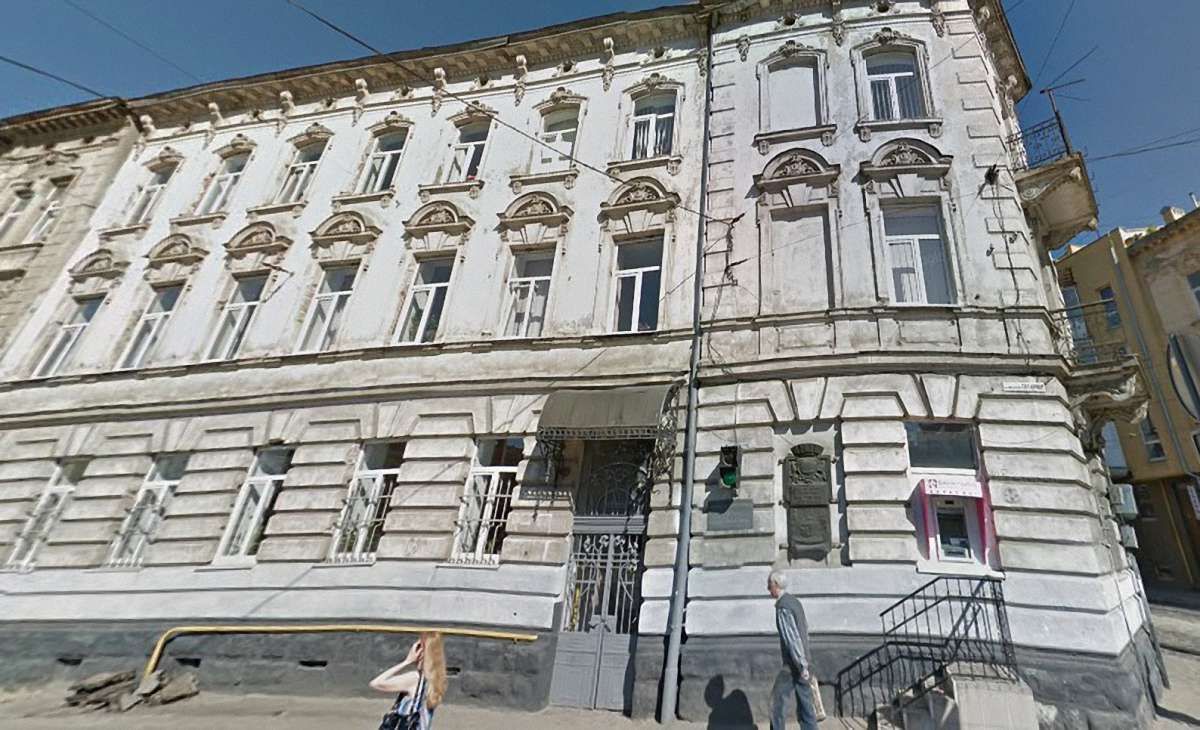 Вночі невідомі зламали замки і сейфи в управлінні транспорту Львівської міськради