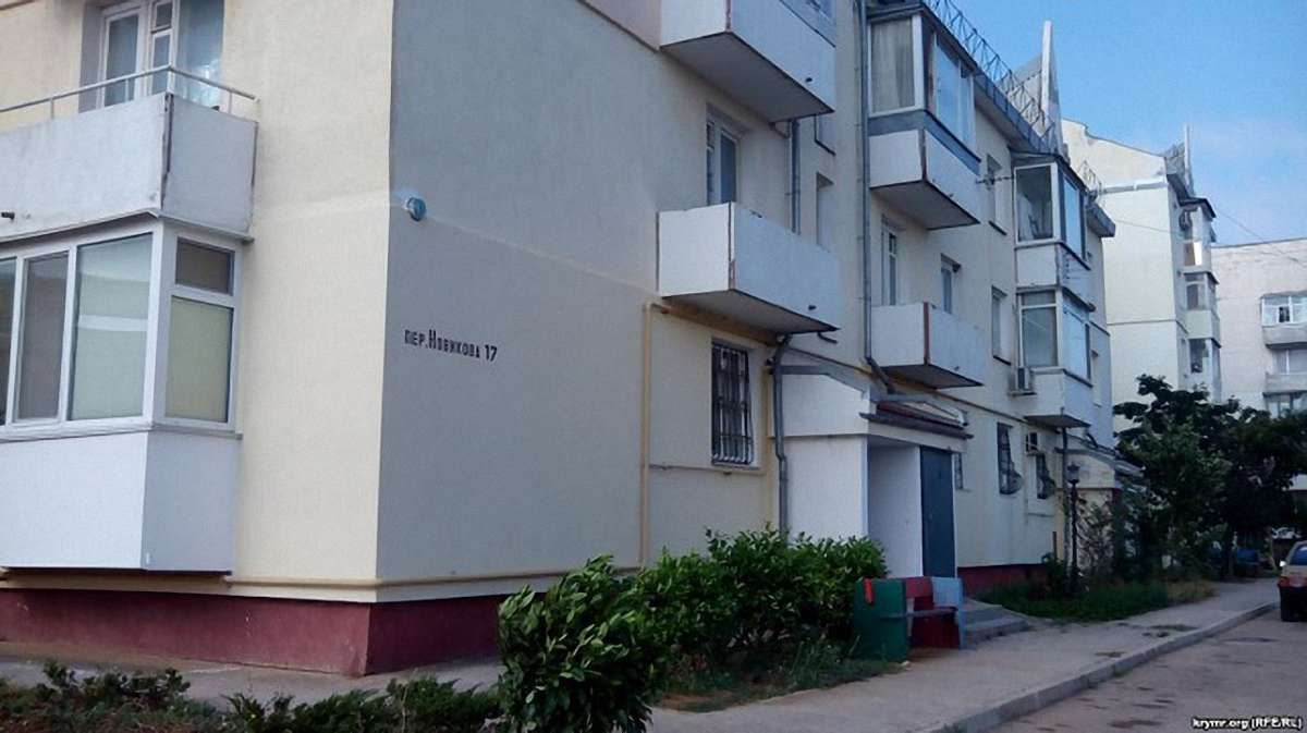У Севастополі окупанти провели рейди по квартирах, де живуть родини українських військових