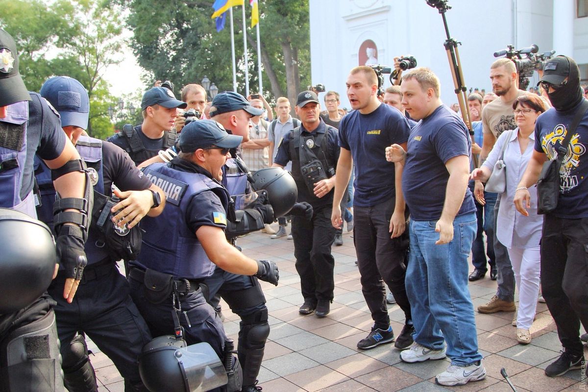 В Одесі знову сталися зіткнення між активістами і поліцією: є постраждалі і затримані