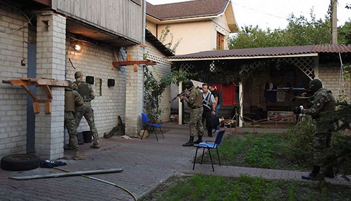 У Запоріжжі сектанти насильно «лікували» 100 алко- і наркозалежних людей
