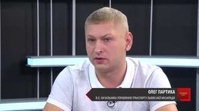 «Автобуси по факту стоять. Нема водіїв»