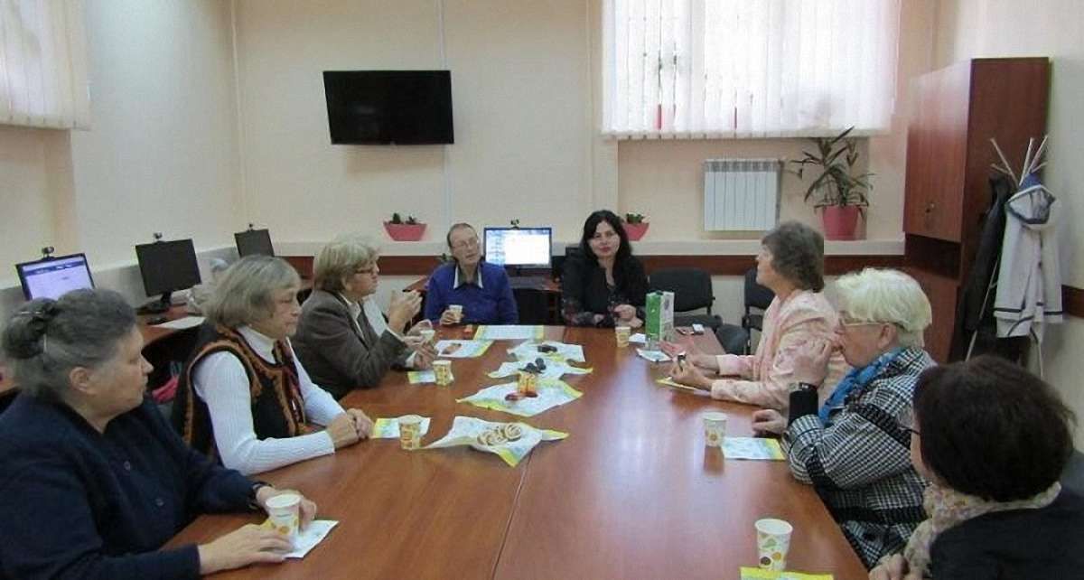 Для літніх львів’ян у місті проводять безкоштовні комп’ютерні курси