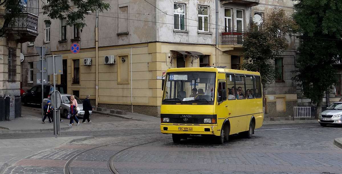 У Львові апеляційний суд скасував результати конкурсу автобусних перевізників