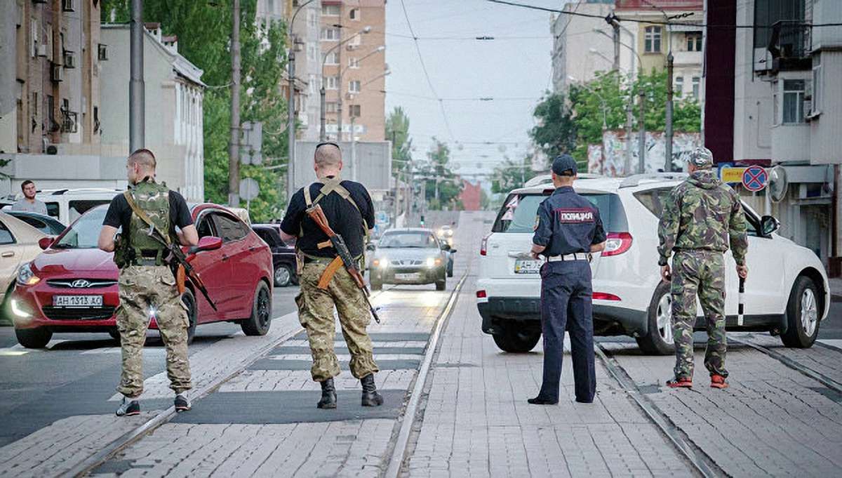 Російські ЗМІ повідомили про два вибухи у центрі окупованого Донецька