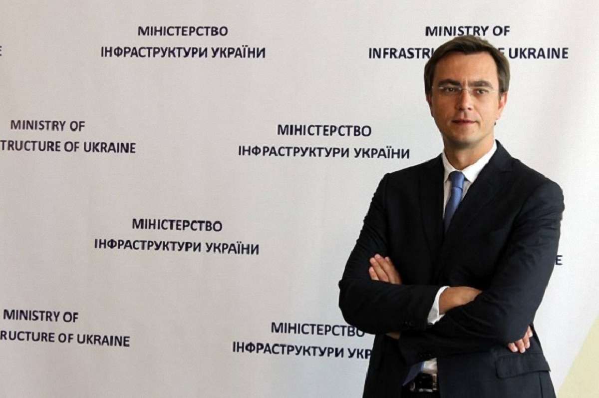 Міністр інфраструктури подав позов проти авіакомпанії МАУ
