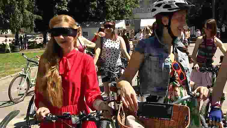У Львові проведуть велопарад жінок у червоній помаді