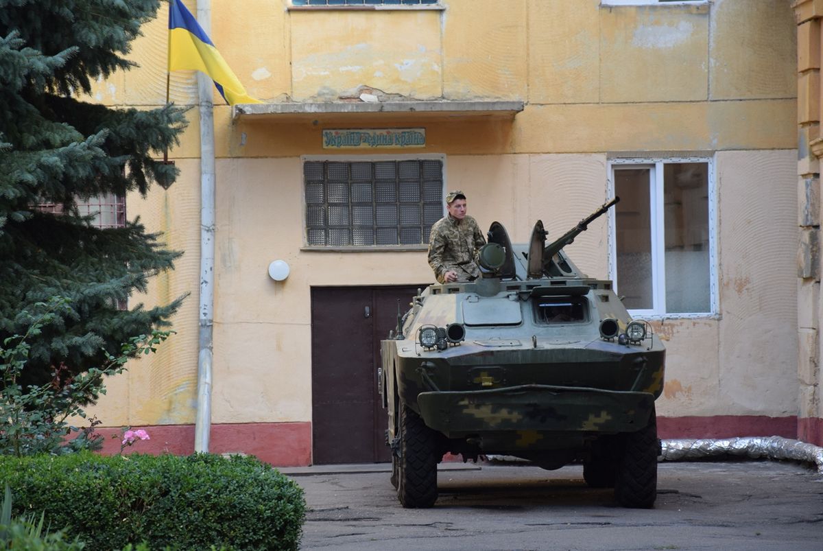 Міноборони взяло військові стратегічні об'єкти під посилену охорону