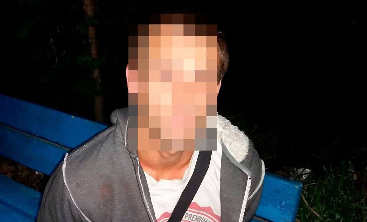 У Кременчуці злодій заплутався у білизняних мотузках, тікаючи від поліції