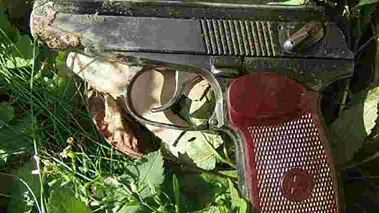 На Івано-Франківщині знайшли пістолет, який три роки тому вкрали з львівського відділку поліції