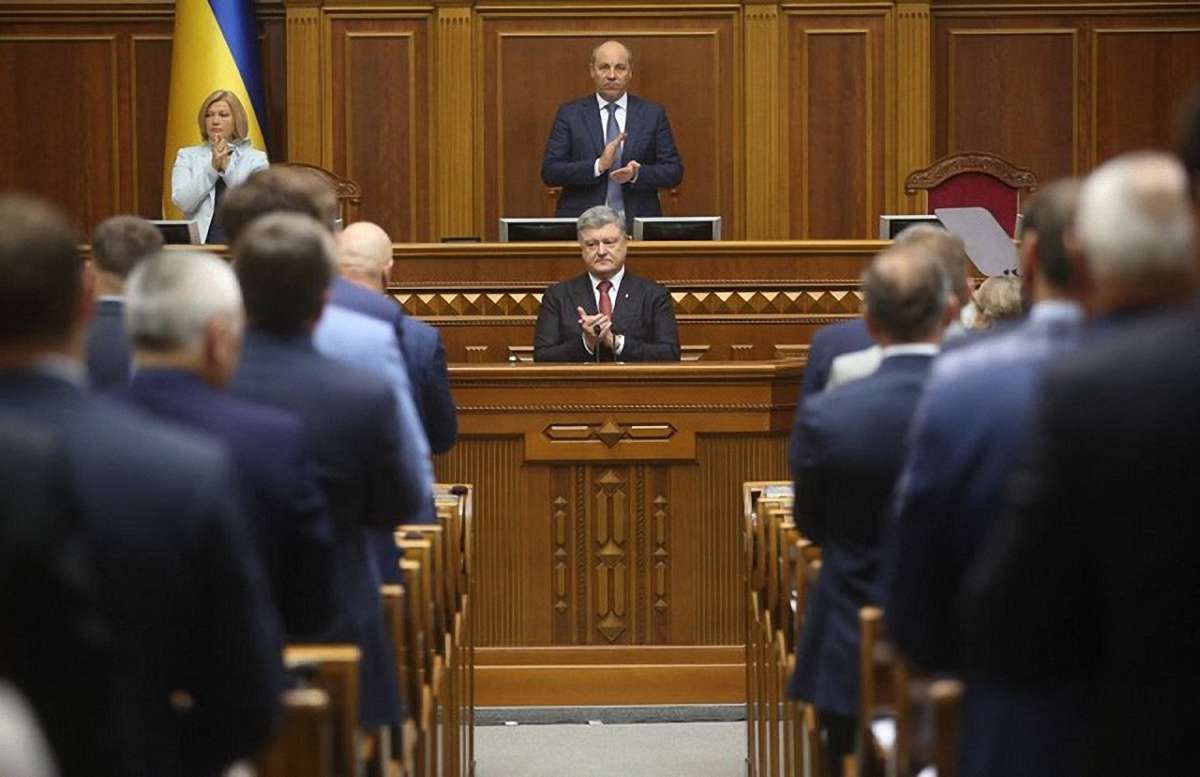 Президент у жовтні проситиме парламент змінити правовий режим у зоні АТО – ЗМІ