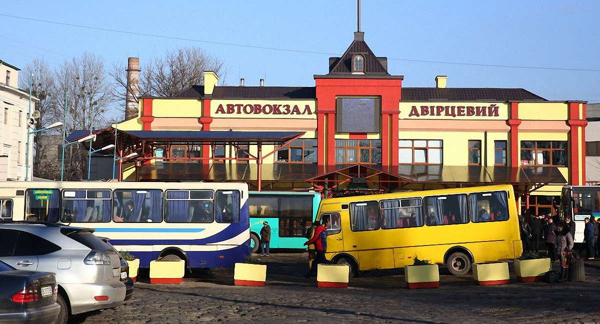 Суд заборонив роботу автостанції на залізничному вокзалі Львова