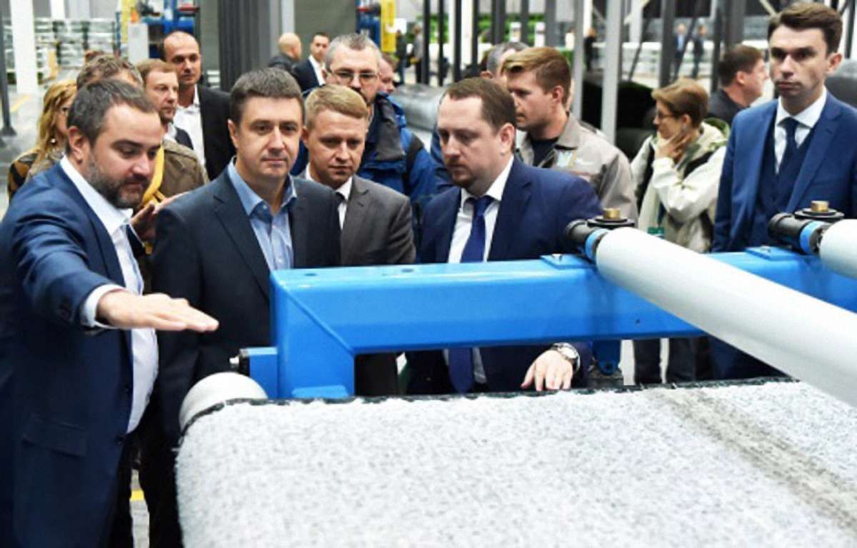 В Україні відкрили перший завод з виробництва штучного покриття для футбольних полів