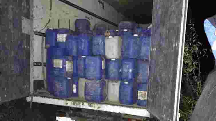 На Вінниччині прикордонники виявили 13,5 тонн контрабандного спирту