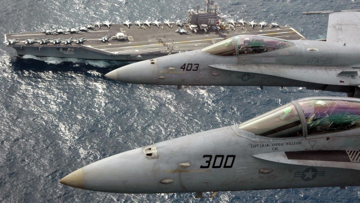ВМС США направляють ударну групу з авіаносцем до берегів Корейського півострова