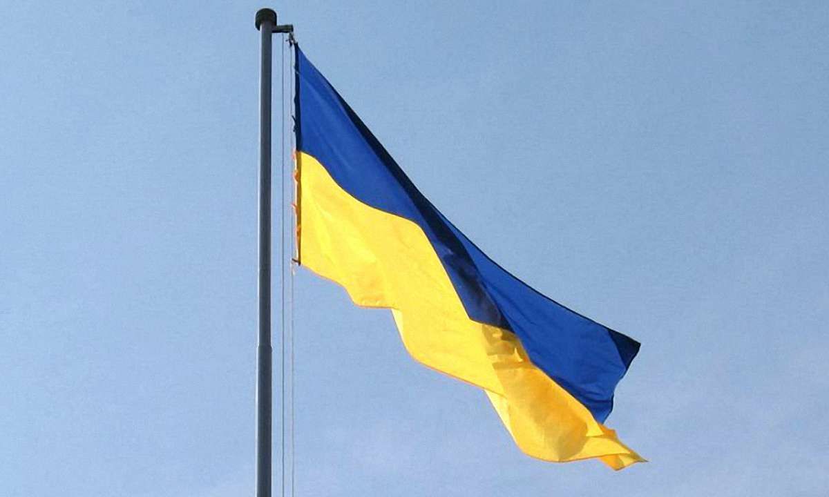 На Луганщині неповнолітньому загрожує три роки тюрми за спалення прапора України 