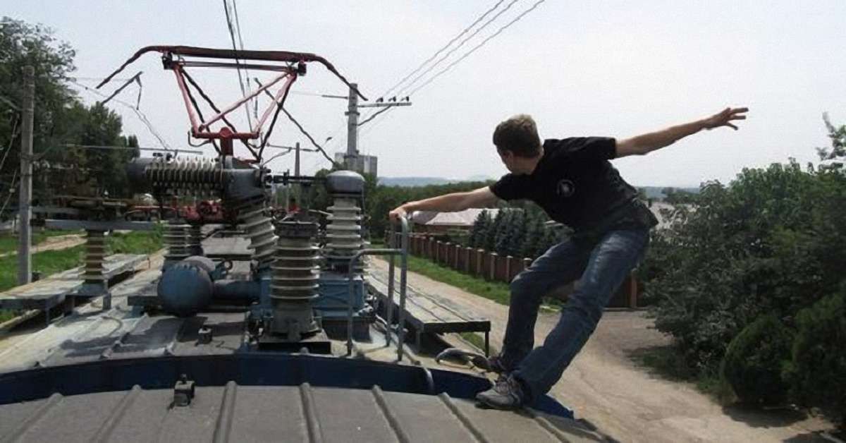 Хлопець на Київщині отримав 80% опіків тіла після селфі на даху потяга