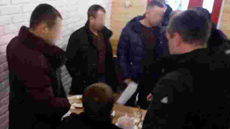 Затримані за грабіж з насильством львівські поліцейські поновилися на посадах