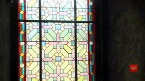 У львівському музеї Пінзеля встановлюють відреставровані сторічні вітражі