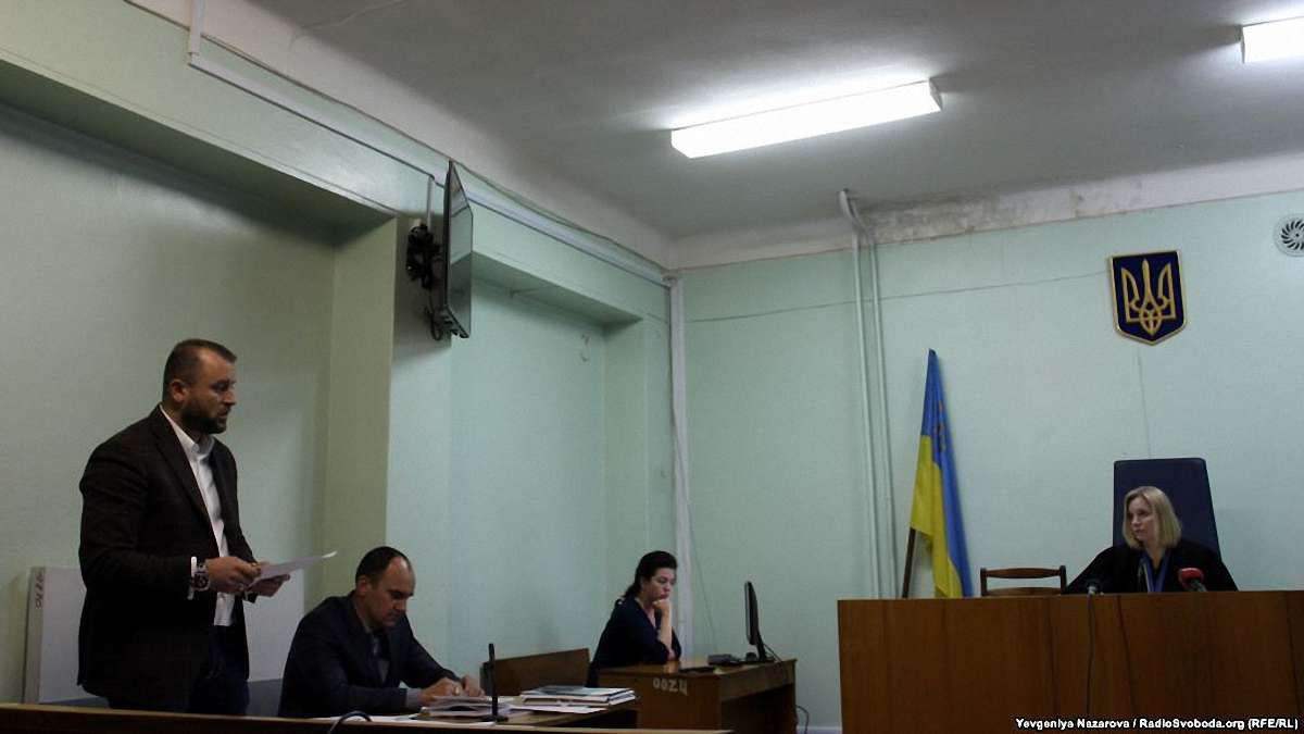 Суд посадив під домашній арешт підозрювану у пожежі в хостелі Запоріжжя