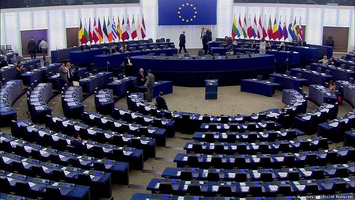 У Європарламенті однаково засудили і референдум в Каталонії, і дії іспанської поліції