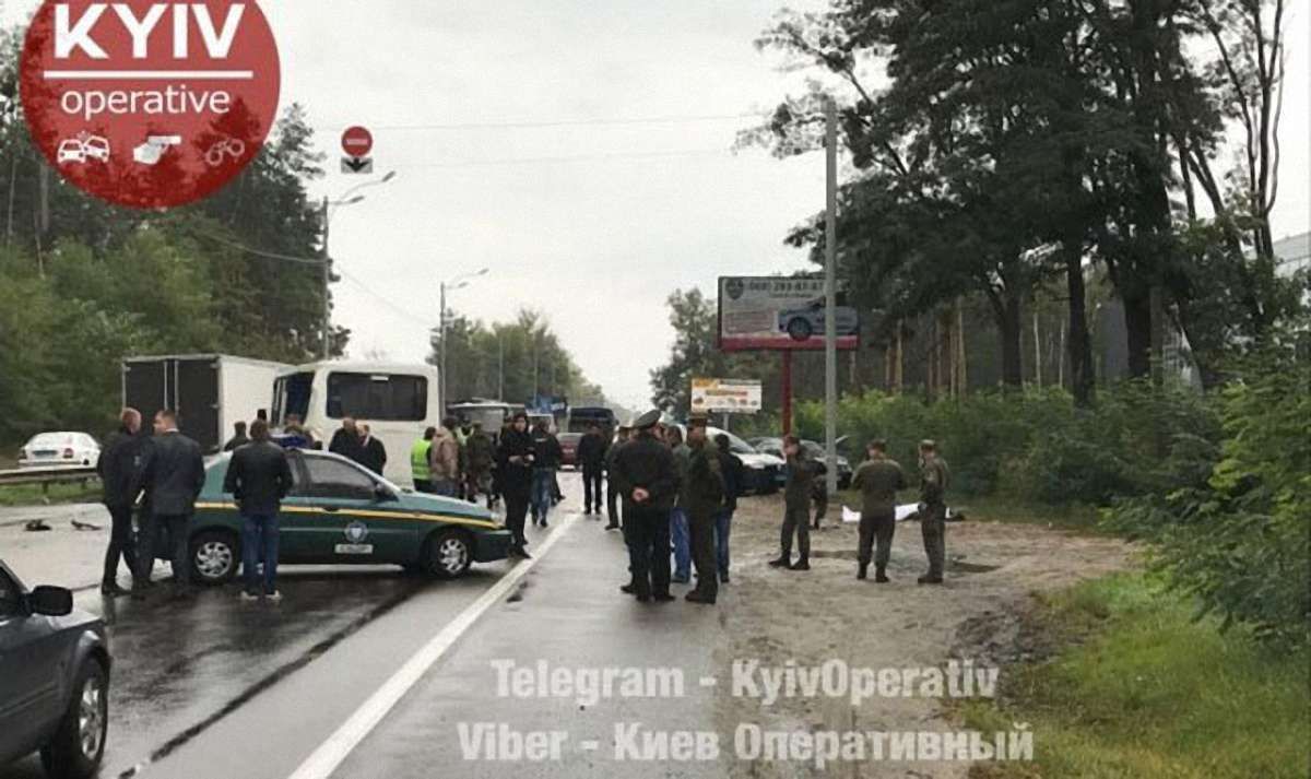 У ДТП з автобусом Нацгвардії на Київщині загинув військовий і постраждали 8 людей