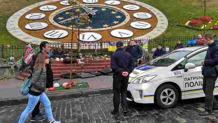 У Києві на Інститутській розбили пам'ятники героям Небесної сотні